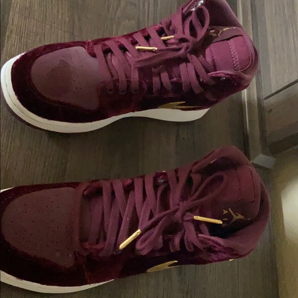 Jordan Shoes - Red velvet ones